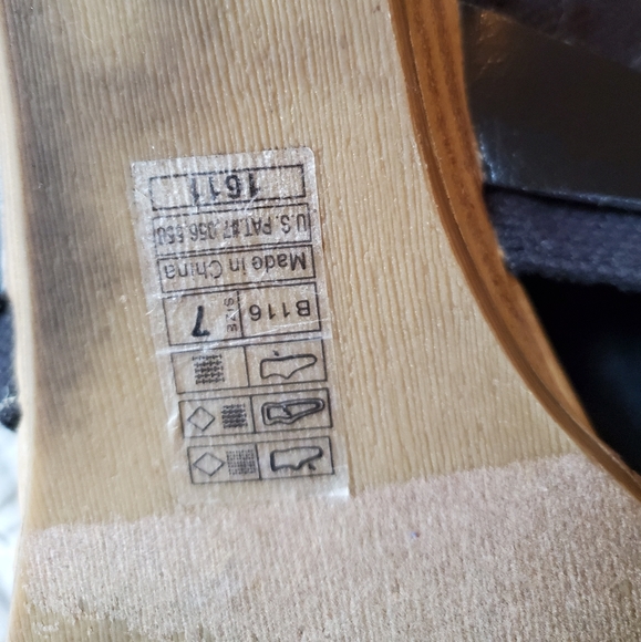 Sandals - Picture 6 of 6